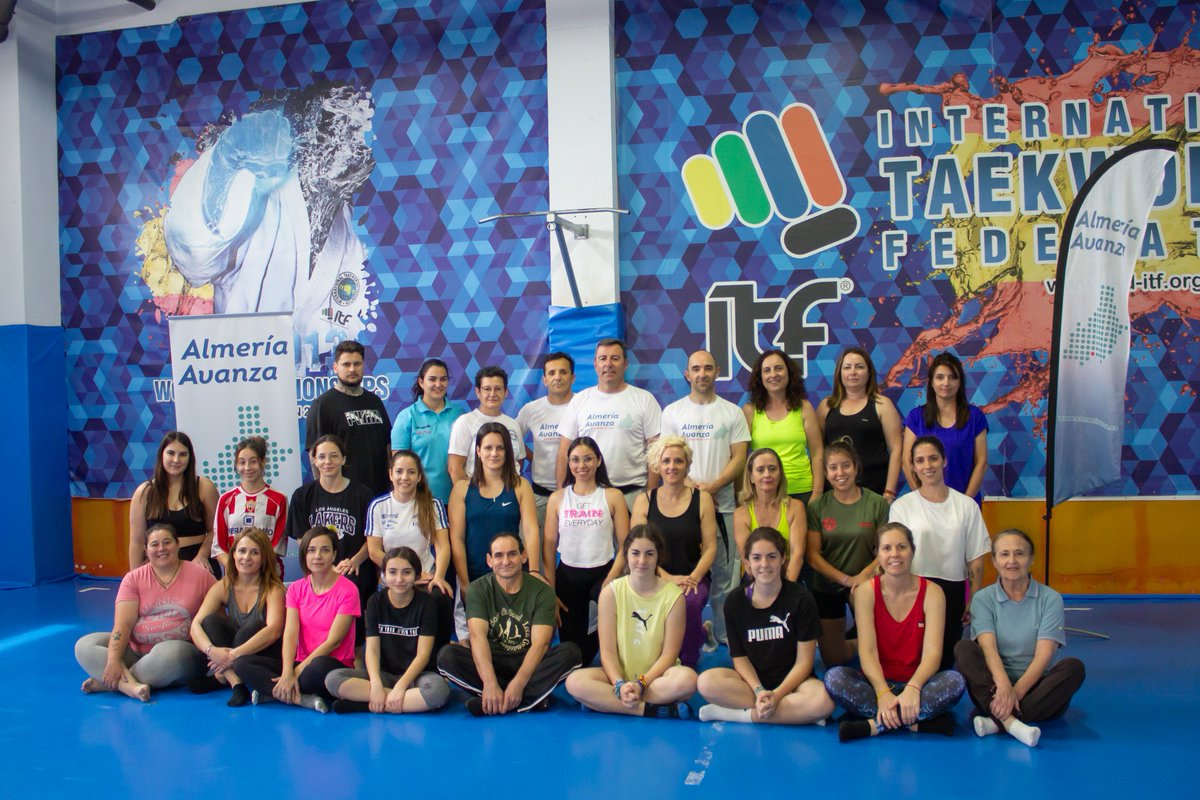 AlmeriaAvanzaRM's tweet photo. Gran mañana en las instalaciones de Quelmont Sport Center durante el curso de Defensa Personal para Mujeres impartido por Pepe Montoya junto a su equipo.

Con @montoyaroquetas como alcalde estos cursos se harán cada mes en el municipio

¡Muchas gracias a todas las participantes! https://t.co/nztdjq03eQ