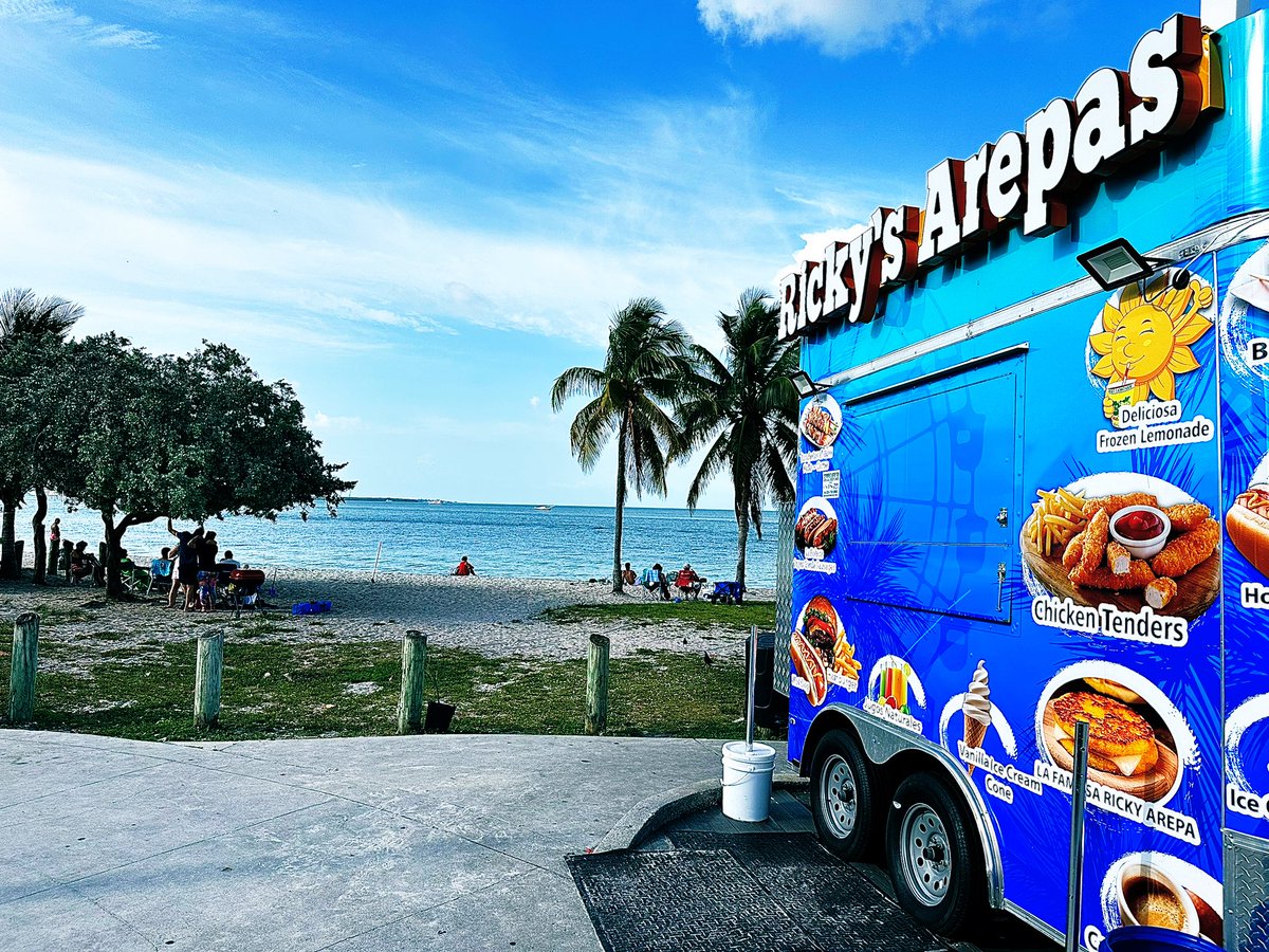IleanaGarciaUSA's tweet photo. Florida Senate District 36🐓
#LoveWhereYouLive ☀️ #VirginiaKey 🏝️ https://t.co/pzeCpAEOxi