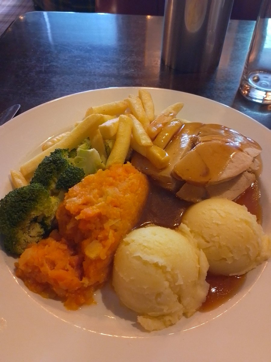 Sunday lunch Turkey &amp; Ham here <a href="/OldGroundHotel/">Old Ground Hotel</a> in Ennis as the clock ticks down to 2pm at Cusack Park 
 Cork 🔴⚪ v Clare 🔵🟡
<a href="/MunsterGAA/">Munster GAA / Comhairle na Mumhan</a> SHC R3
#Ennis
#ClarevCork 
#SundayGame 
#MunsterGAA