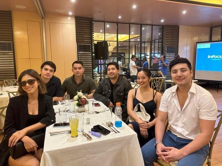 AGOfficialFC's tweet image. Offload stars Angel Guardian, Rap Robes, Vance Lacerna, Ava Mendez and Andrew Gan, along with their very supportive manager, Mr. Tyronne Escalante.

#Offload
@angelguardiaaan | #AngelGuardian