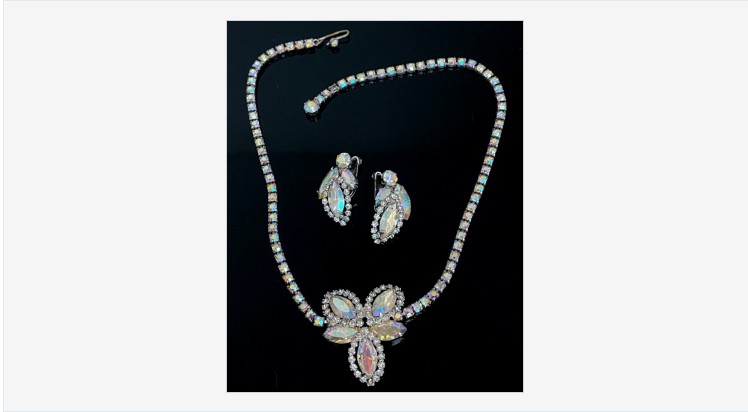 Vintage Signed #WEISS #Necklace Earrings #DemiParure AB #AuroraBorealis | Etsy 
etsy.com/Rhinestonediva…
(Tweeted via PromotePictures.com)