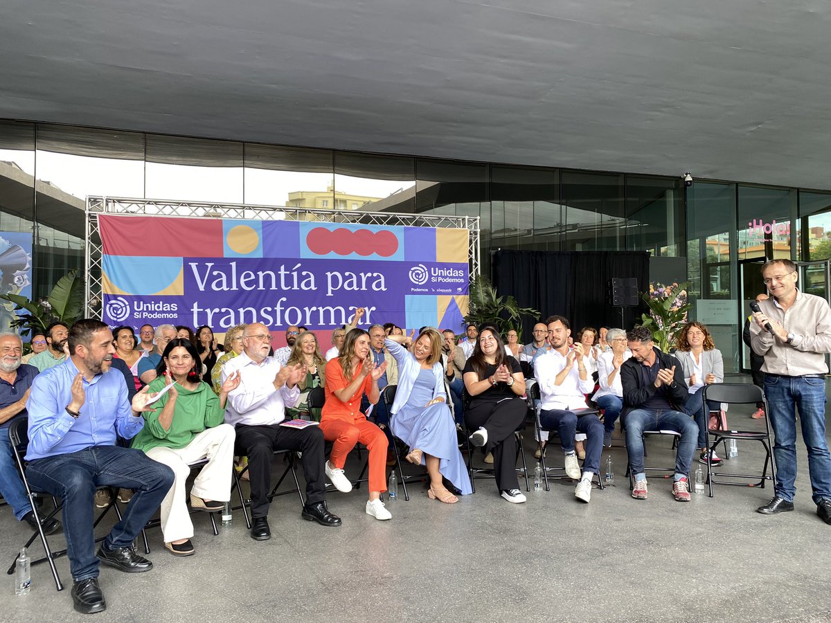 Unidas_sepuede's tweet photo. Irene Montero, Ministra de Igualdad, arranca el acto subrayando el compromiso con el pueblo Saharaui 🇪🇭.

💬 Estamos dispuestas a asumir el coste político por hacer posible lo imposible. 

💬 La valentía se conjuga en plural, somos un #EquipoValiente https://t.co/l2dgkjl8E1