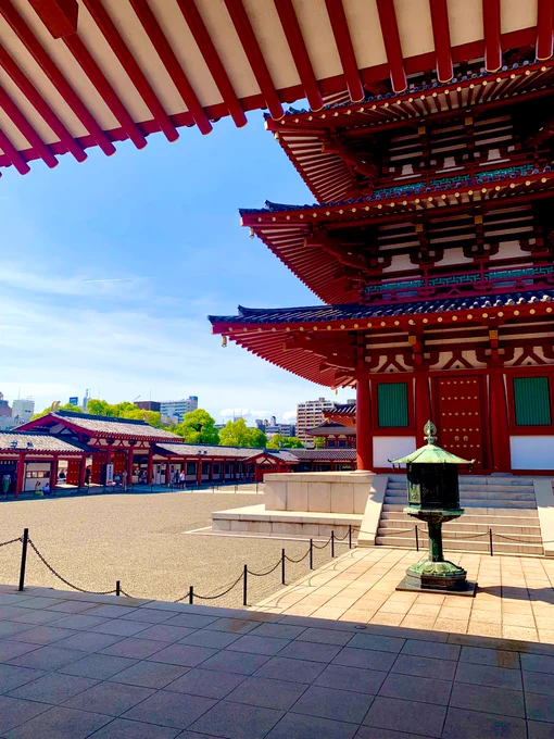 四天王寺さんとハルカスと寿司!!!! めちゃくちゃ良い天気で大阪観光満喫!! ハルカスの展望台めちゃくちゃ高くて見晴らし最高でした!こりゃあスカイツリーも行かねば!!!寿司おいしーーー!!!