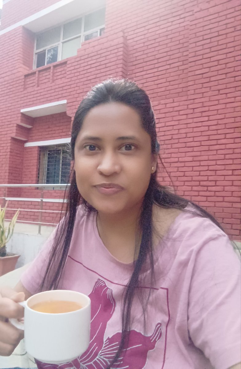 PoojaPVardhan's tweet photo. "Where there is tea,
 there is hope"

My Cup of Self Made Tea ☕
at @IIMC_India 

#InternationalTeaDay 
#Chai 

Few days old pic https://t.co/eubOLJbc4M