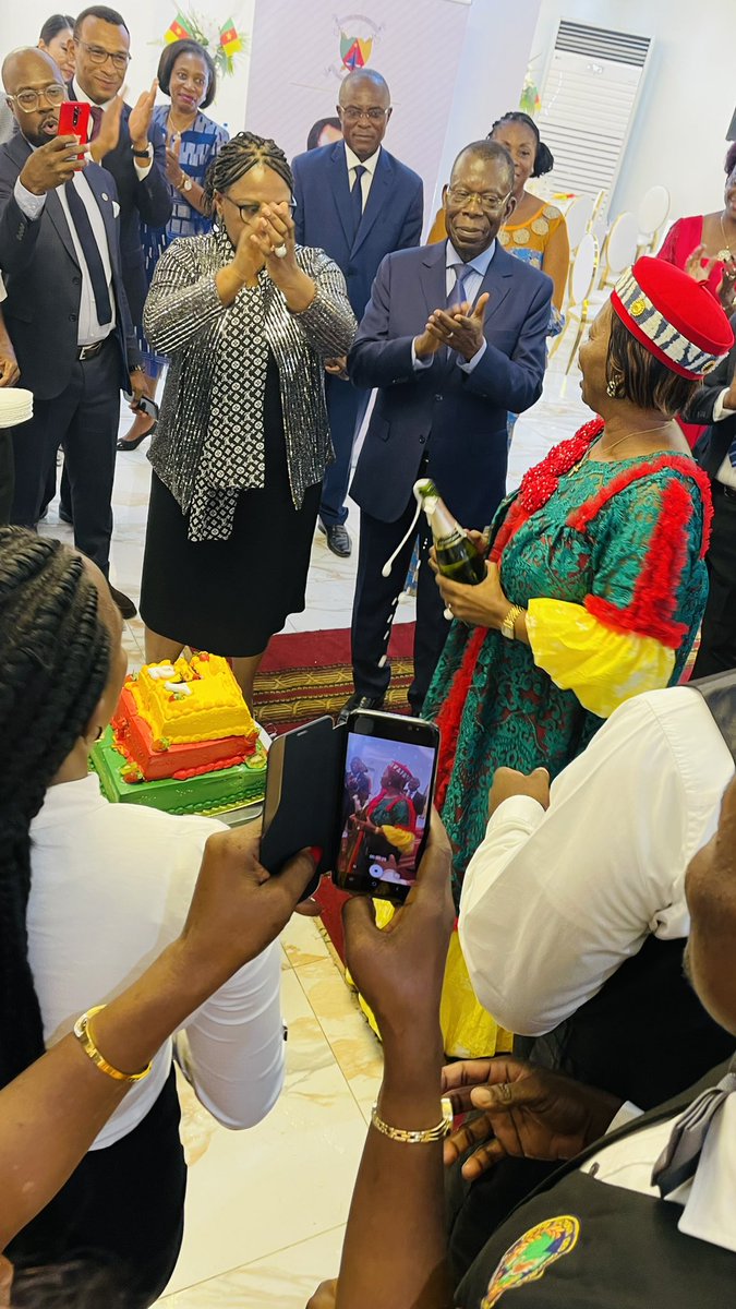 François Bimogo (@bmgf) on Twitter photo Dîner offert par l’ambassade du #Cameroun au #Gabon à l’occasion de la 51e édition de la fête nationale. Soirée de rappels historiques, d’exaltation des relations entre les 2 pays, de promotion du riche patchwork culinaire et culturel du 237. #20mai <a href="/diplocam_minrex/">Diplomatie Cameroun /Cameroon Diplomacy</a> <a href="/PRC_Cellcom/">CELLCOM PRC</a> Dîner offert par l’ambassade du #Cameroun au #Gabon à l’occasion de la 51e édition de la fête nationale. Soirée de rappels historiques, d’exaltation des relations entre les 2 pays, de promotion du riche patchwork culinaire et culturel du 237. #20mai <a href="/diplocam_minrex/">Diplomatie Cameroun /Cameroon Diplomacy</a> <a href="/PRC_Cellcom/">CELLCOM PRC</a>