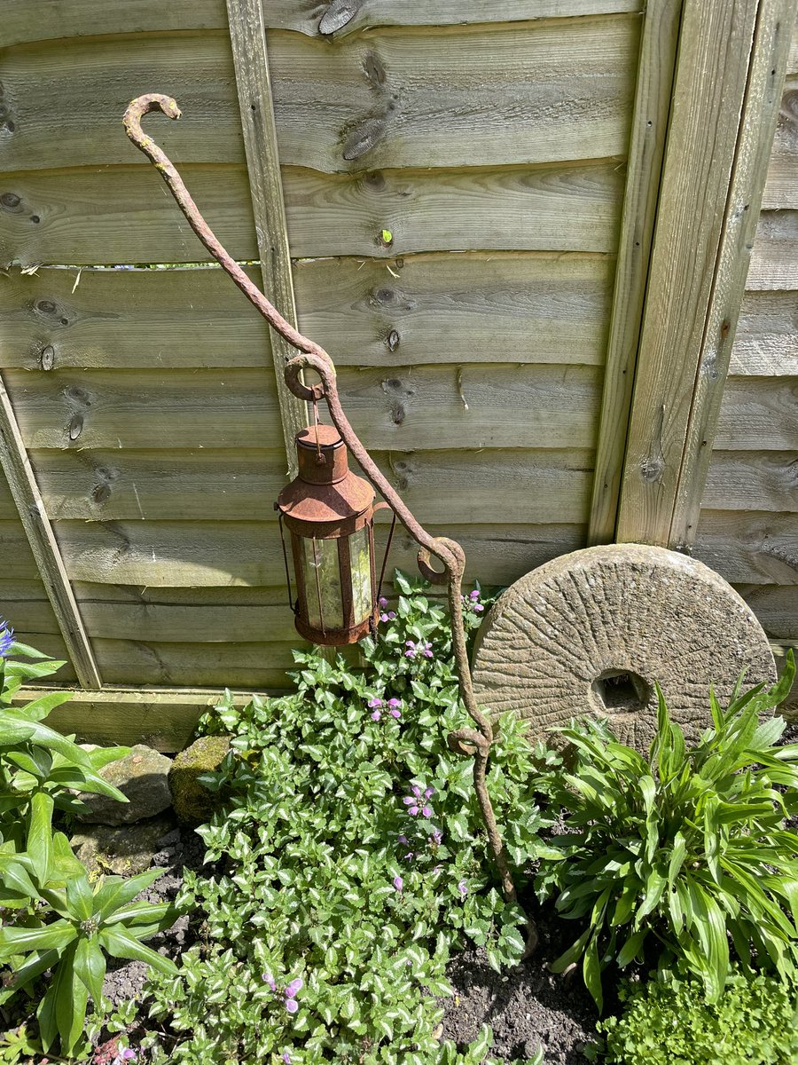 july1916's tweet photo. After 100years this has now become a garden feature, WW1 Silent Picket #upcycle #WW1 #silentpicket #rustymetal #gardenfeature #RecycledMaterial https://t.co/qfnOrb4PV0
