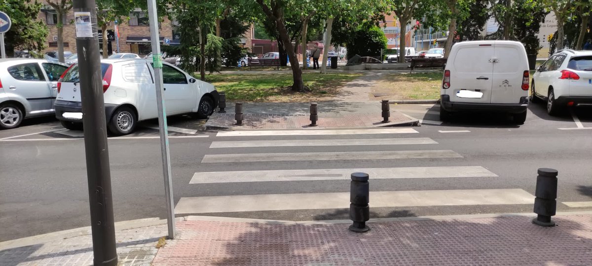 UnionporLeganes's tweet photo. ⚠️ DENUNCIA VECINAL

Campaña de #ULEG “Tienes un amigo en el ayuntamiento”. Denuncia vecinal:

➡️ @AytoLeganes vecinos de la Av. Europa reclaman vuelvan a instalar contenedores de basura donde había antes un buzón de recogida neumática, altura del número 17-25. Es un trastorno. https://t.co/GrtLKIDG9N