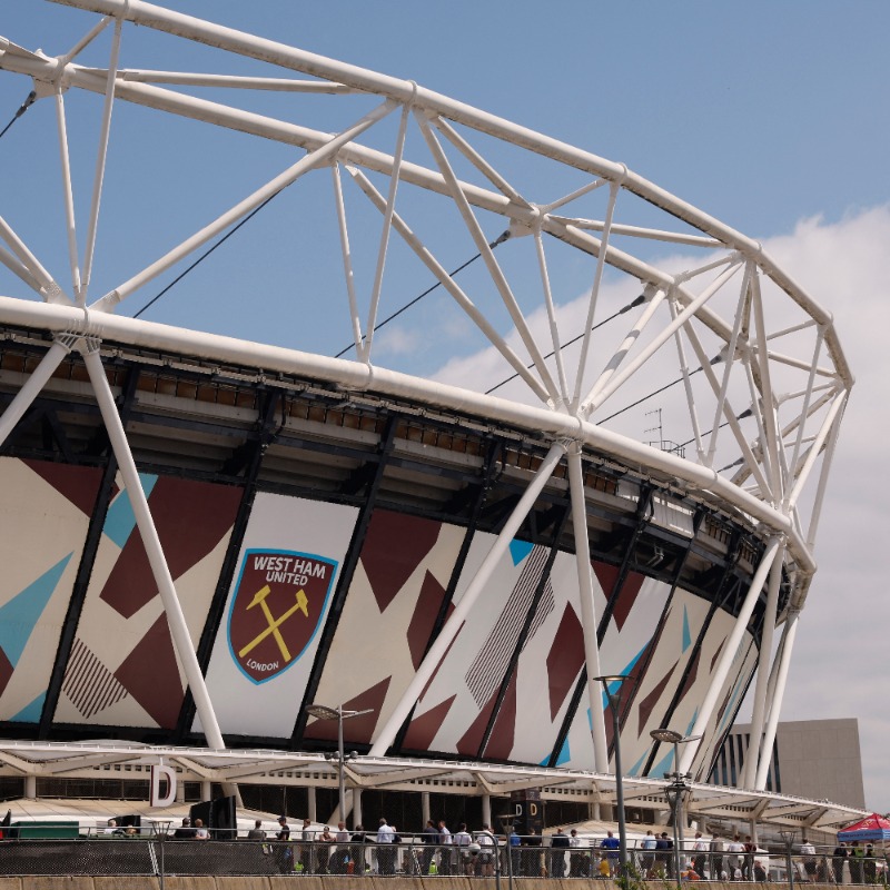 premierleague's tweet photo. Time to get this #PL Sunday going ⏰

Our first stop is #WHULEE, closely followed by #BHASOU📍