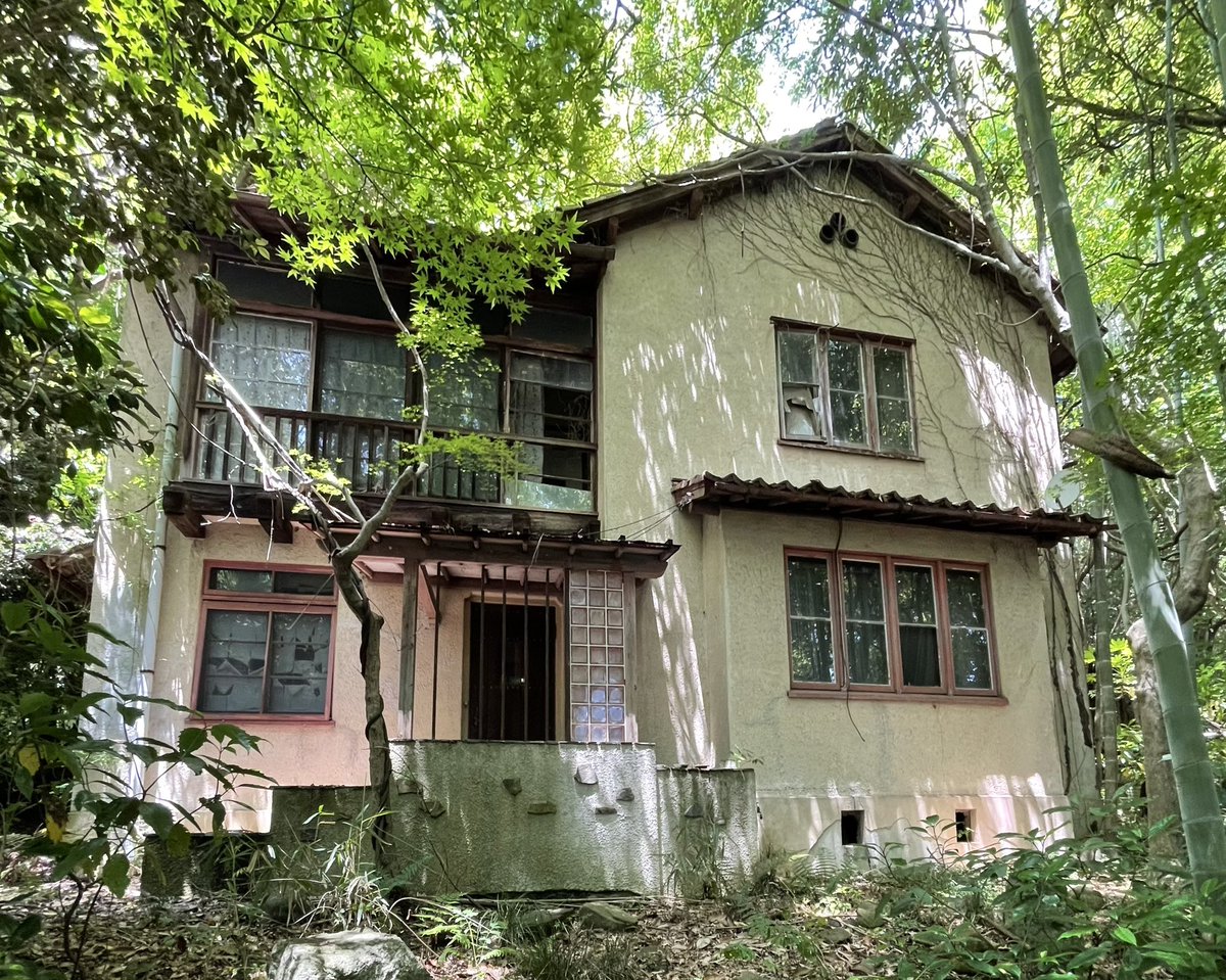 argus_a2f's tweet photo. 旧近江療養院医師住宅(ヴォーリズ建築事務所、1935年) https://t.co/ZUeYVcfLr4