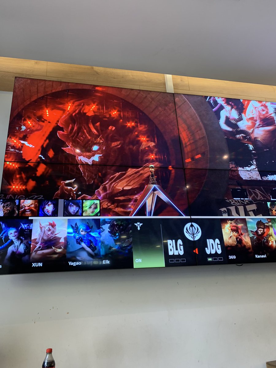Shpookle's tweet photo. Let’s go BLG @SideQuest_Hub #MSI2023 https://t.co/g80lrLpLbV