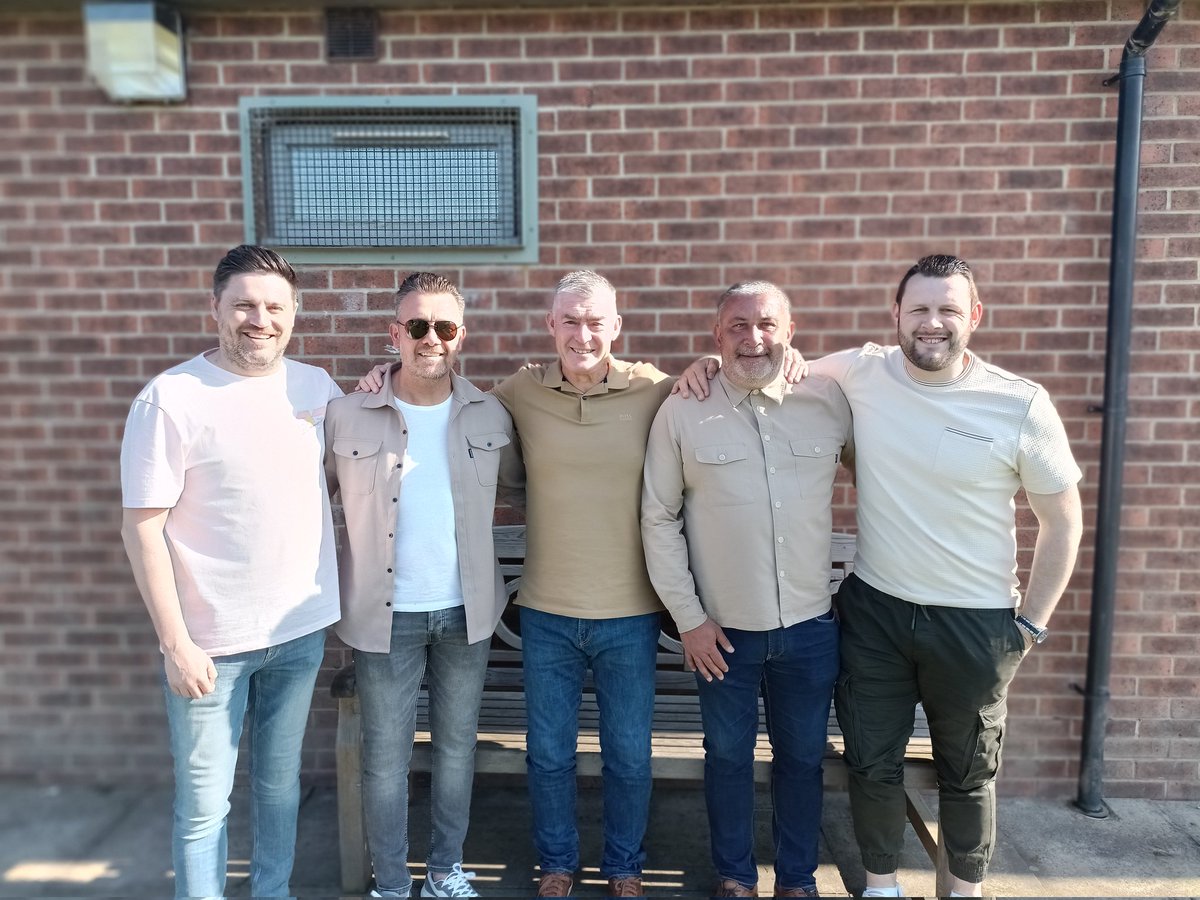 Here's one of our fantastic record-breaking management team this season.

<a href="/mordey_cat04/">john mordey</a>, <a href="/RobinFalcus/">Robin</a>, <a href="/PaulBryson7/">Paul Bryson</a>, <a href="/4_reece/">Reece Chapman (PhD)</a> and Fos who, by his own admission, doesn't do Twatter. 

They clearly all got the memo about wearing pastel colours though! Well done boys!