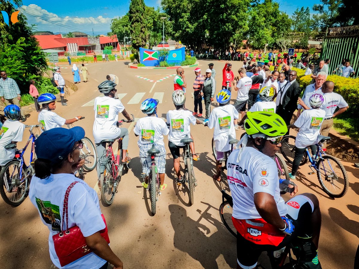 MagazineJimbere's tweet photo. 🥳 En marge du #GitegaTour2023, la #InkwavuRace: 10 #femmes - qui ont représenté les groupements agricoles "Muntu n'uwundi" soutenus par @JimbereWoman - s'alignaient pour une compétition cycliste sur une distance de 7,5 km

 🥇🐇 À la clé: des lapins comme prix pour les meilleures candidates

#Burundi #sports #womenempowerment