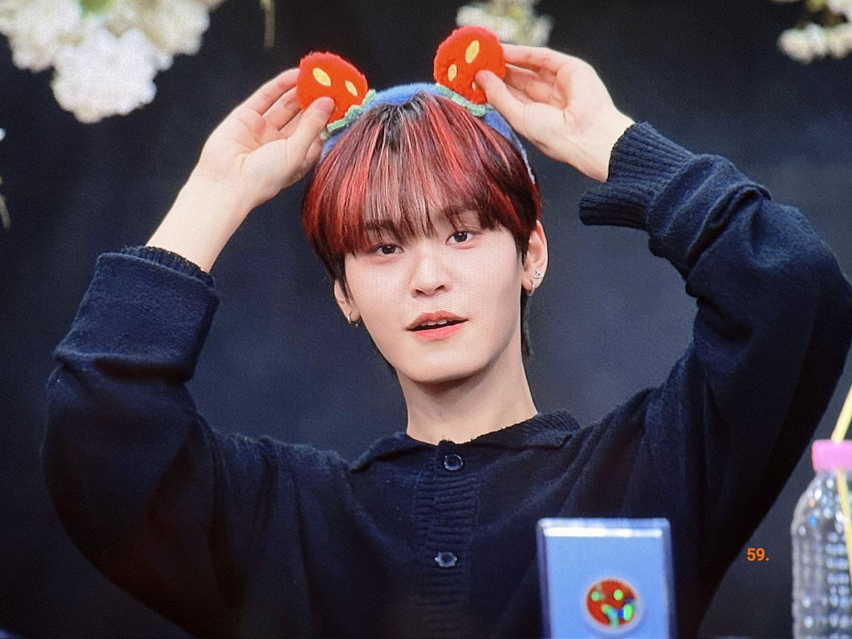 mayninth59's tweet photo. 230521 체리키티딸기먹방 #태래 #템페스트 #TAERAE #TEMPEST @TPST__official @TPST_twt https://t.co/7XttDYVvS8
