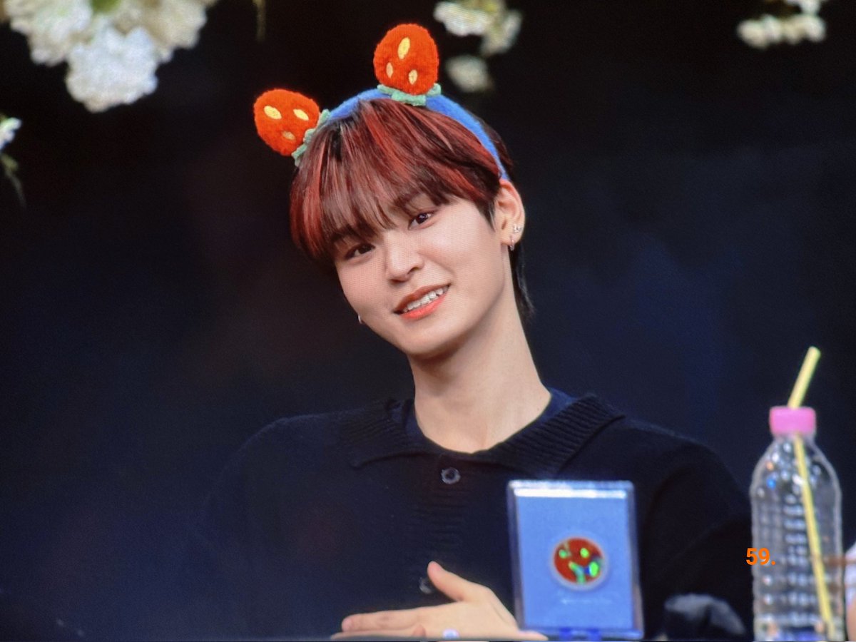 mayninth59's tweet photo. 230521 체리키티딸기먹방 #태래 #템페스트 #TAERAE #TEMPEST @TPST__official @TPST_twt https://t.co/7XttDYVvS8