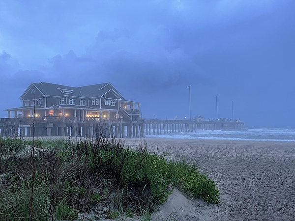 OBXSunrise's tweet photo. New artwork for sale! - "Jennettes Pier " - https://t.co/mXQM7NICvo @shoppixels https://t.co/g7qa7eTyN7
