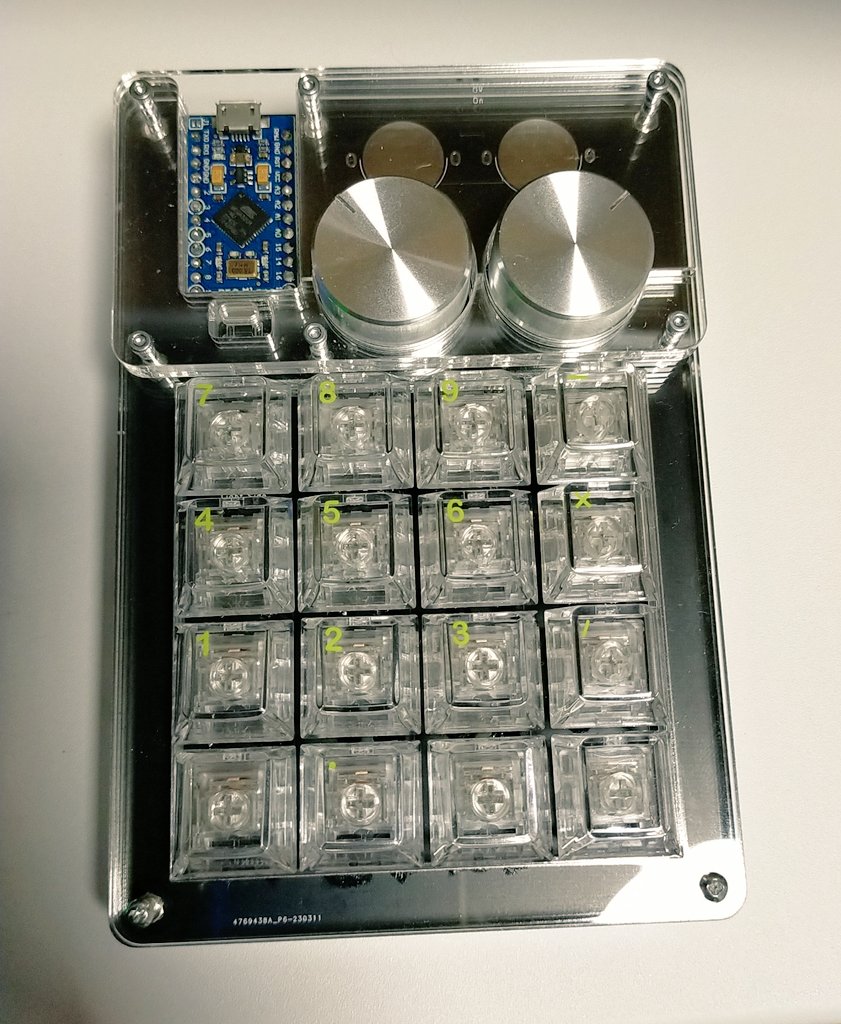 Nego_tiatorDTM's tweet photo. #Primer16 アクリルケースも届いたのでつけた!!
確かに打鍵感圧倒的に良い、これなら持ち運んでも大丈夫そう
#自作キーボード https://t.co/cG4Gz2IJDN