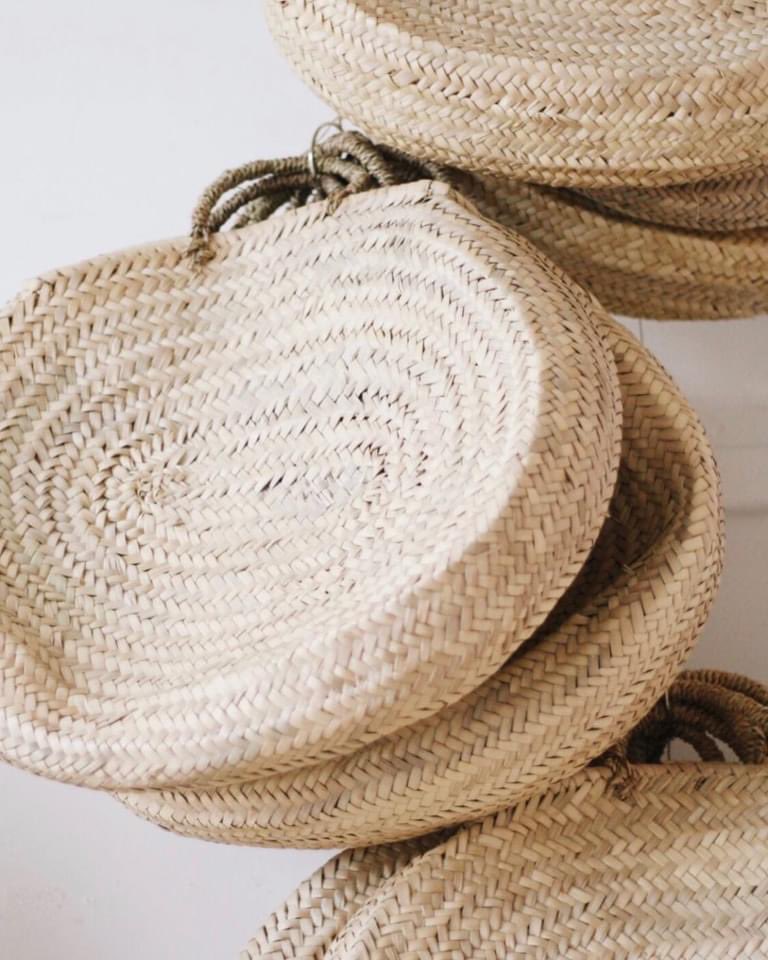 _imiksimik_'s tweet photo. 〰️ PALM LEAVES 〰️ #shadows #light #deco #fleurs #roomgoals #interior #neutraltones #inspiration #homedecor #bedroom #bedroominspo #inspirationdeco #homesweethome #natural #interiors #slowdesign #slowlife #naturalmaterials #coton #cocoon #decoration #bohohome #bohostyle https://t.co/JItH1Dy0HI