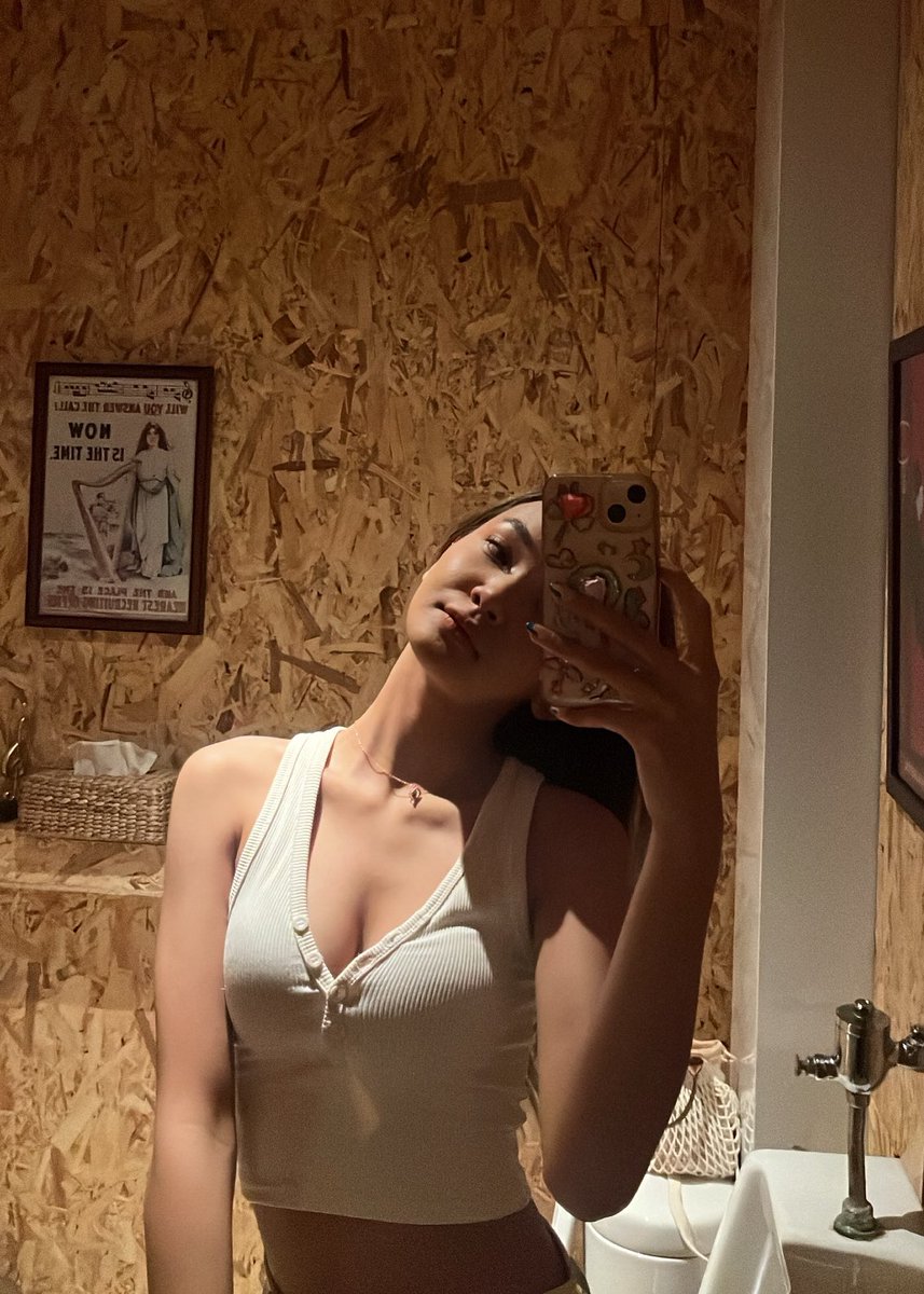 𝔸𝕡𝕣𝕚𝕝 tweet media