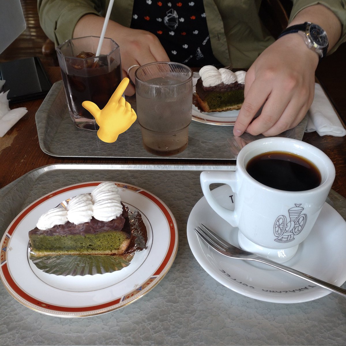 L_ORYH_QDR's tweet photo. 写真に映り込む彼氏がしてるペアリング見てにやにやできる病 https://t.co/LLhgplHtYj