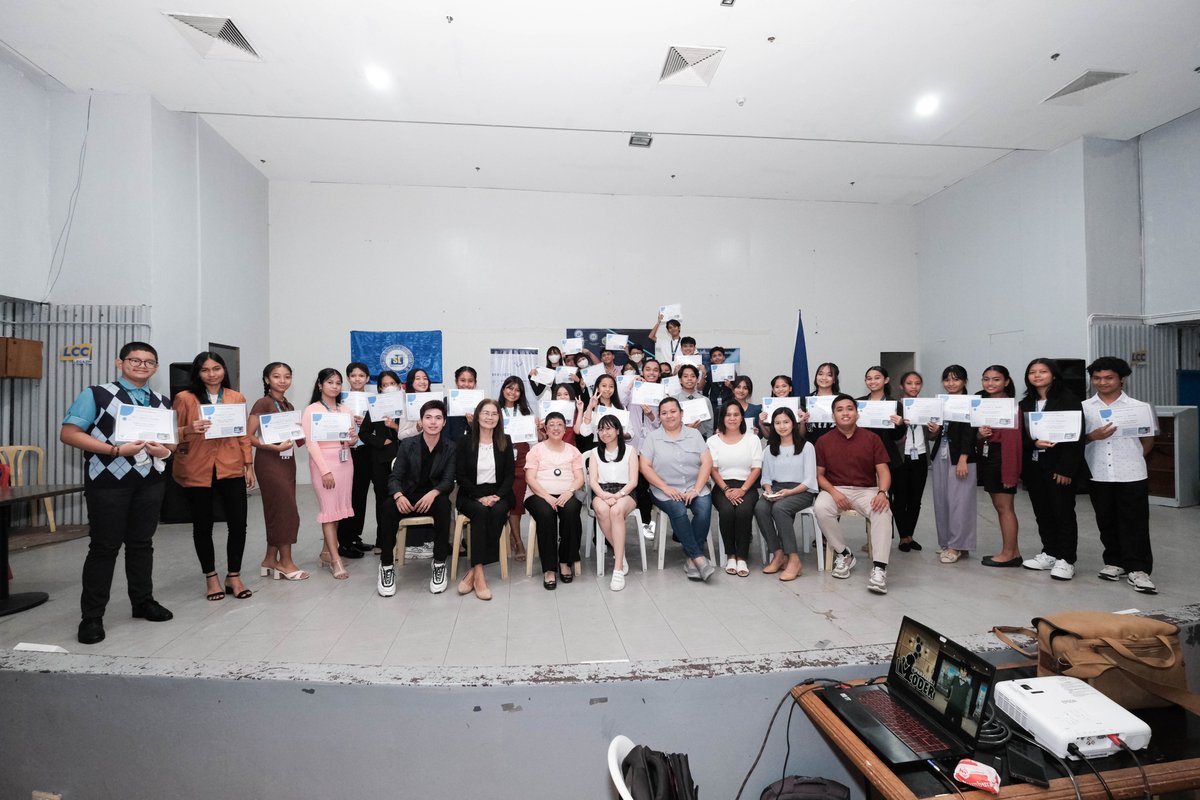 FreiSangil's tweet image. Super proud of these students! Students fr grades 7-11 joined our #Learn2Code program- and after a month, presented their games/software mostly written in #python! Thanks sir JDL, president of #PSIA for joining us! Thanks to our partners, Oro Site HS and SLTCFI!
Congrats coders!