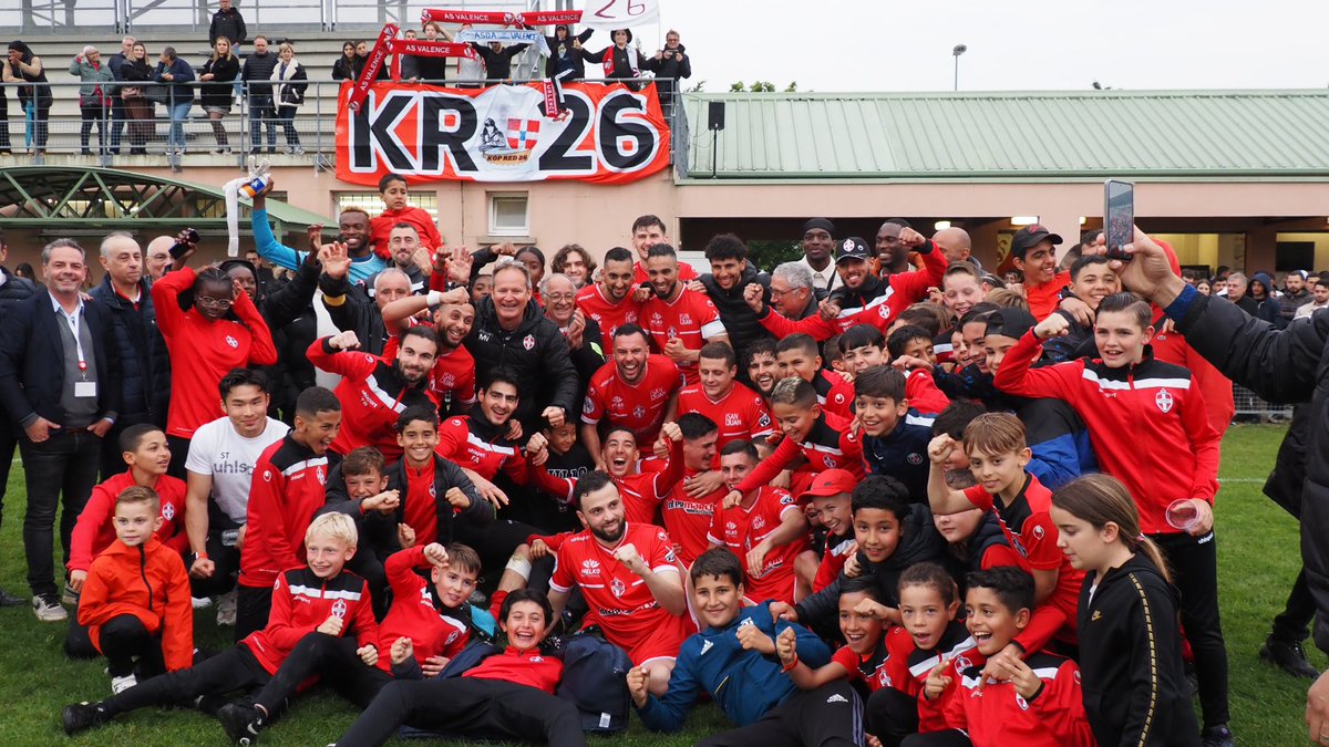OV_Officiel's tweet photo. CHAMPIOOOON, N3 ET PUIS C’EST TOUT ! 🤩❤️🤍 https://t.co/H93j4vinBH