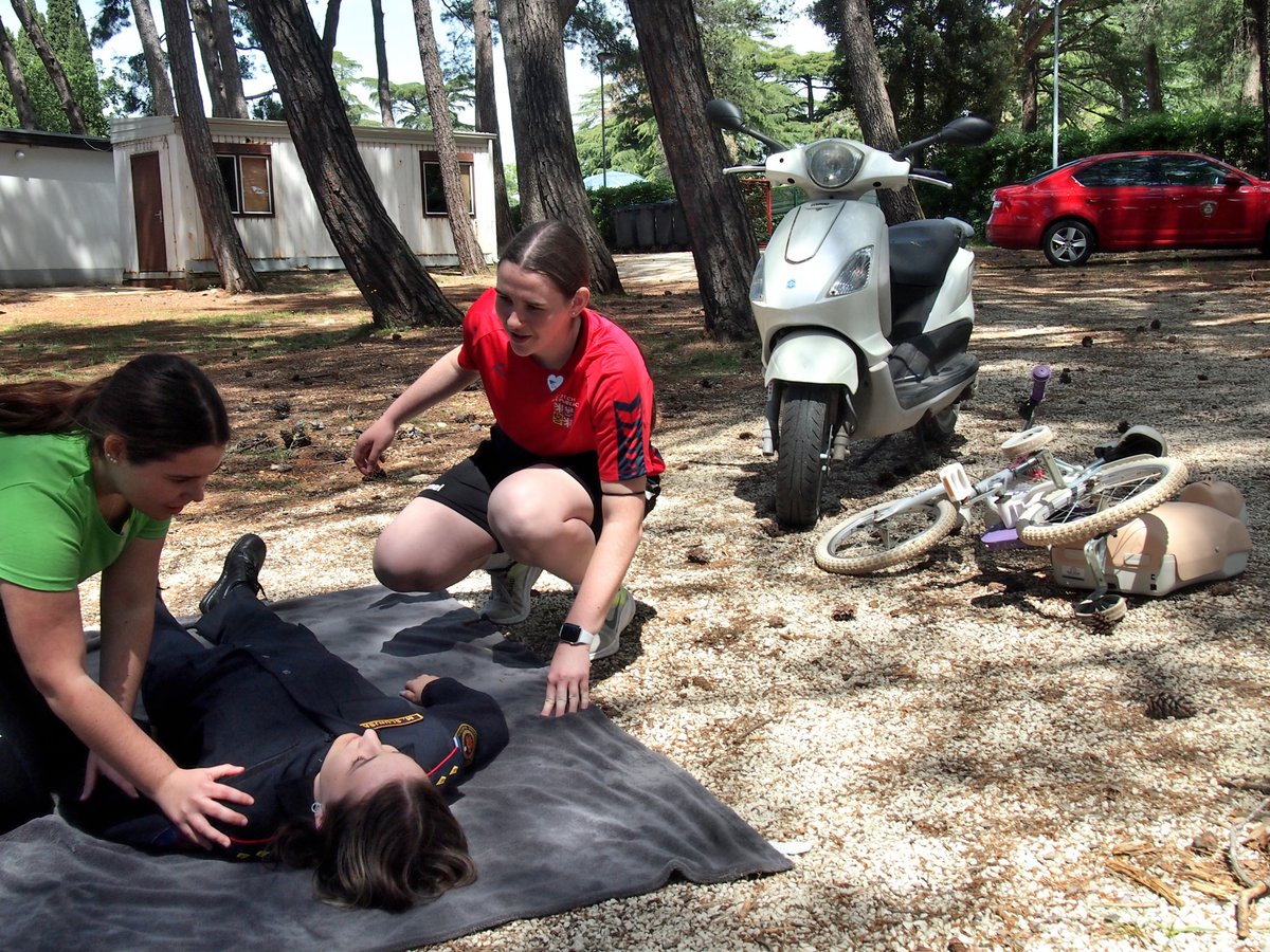 Pahan näköistä polkupyöräonnettomuutta selvitellään Kroatiassa. Ensimmäisestä NouHätä!-maailmanmestaruudesta kamppailtiin 19.5.  <a href="/ctif_org/">CTIF Int’l Fire Services Association</a>:n palokuntanuorten symposiumissa. Kilpailujoukkueet koostuivat eri maiden nuorista. #nouhätä #yläkoulu #palokuntanuoret #paloturvallisuus