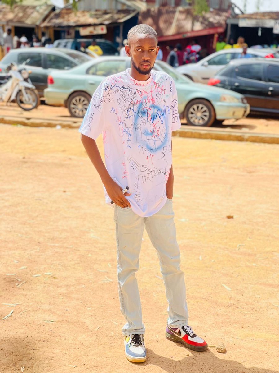 byibmoh's tweet photo. Alhamdulilah ❤️🙏
I'm now a graduate from the prestigious polytechnic in Kaduna.

Celebrate me now when I they alive.
 
#Kadpoly #NAPAS #NAPS #NANS
#Mayor #Opay #Chelsea 
#Buhari #Davido #Japa  #Seun https://t.co/MsdC9ANV1u