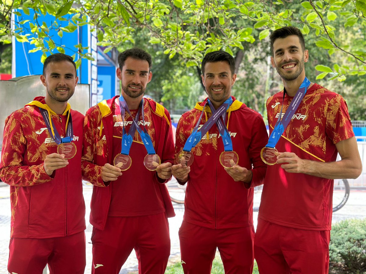 atletismoRFEA (@atletismorfea) on Twitter photo Podios 35KM MARCHA 🚹
🥇🇪🇸 (12p.)
🥈🇮🇹 (23p.)
🥉🇺🇦 (83p.)
EL EQUIPAZO 🇪🇸 CAMPEÓN DE EUROPA
<a href="/manuathleo/">Manuel Bermúdez</a>
<a href="/Alvaroatletismo/">Álvaro Martín Uriol</a>
<a href="/MA_LopezNicolas/">Miguel Ángel López</a>
<a href="/turmarc/">Marc Tur Pico</a>
#Podebrady2023 #EspañaAtletismo #PasiónPorCompetir Podios 35KM MARCHA 🚹
🥇🇪🇸 (12p.)
🥈🇮🇹 (23p.)
🥉🇺🇦 (83p.)
EL EQUIPAZO 🇪🇸 CAMPEÓN DE EUROPA
<a href="/manuathleo/">Manuel Bermúdez</a>
<a href="/Alvaroatletismo/">Álvaro Martín Uriol</a>
<a href="/MA_LopezNicolas/">Miguel Ángel López</a>
<a href="/turmarc/">Marc Tur Pico</a>
#Podebrady2023 #EspañaAtletismo #PasiónPorCompetir