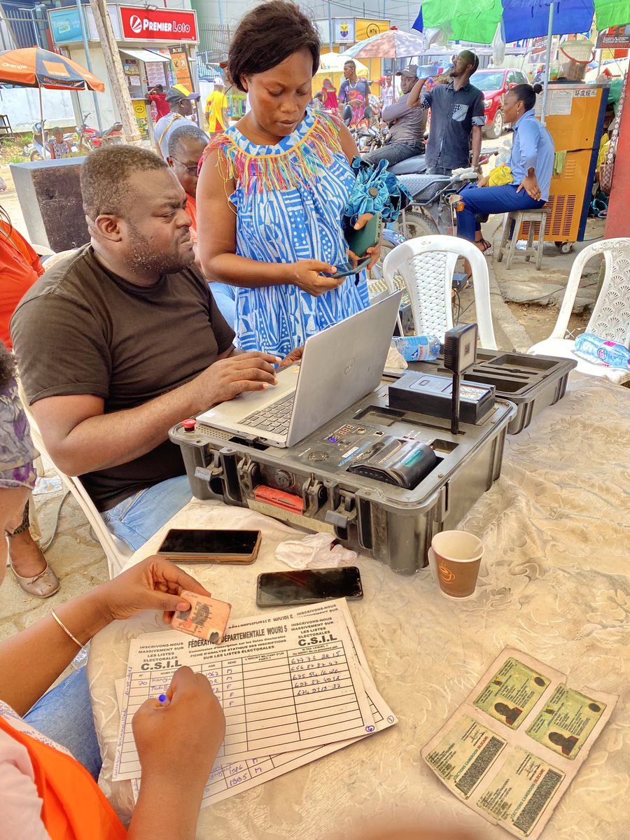 SandyRoseegbe51's tweet photo. Go get registered at Carrefour supermarket B’sadi Registration starts at 8am-4pm everyday for those in Douala. After the process, a receipt is given to u &amp; a date will be communicated to collect your voter's card. #letsdothis https://t.co/lAEZ9LRDSg