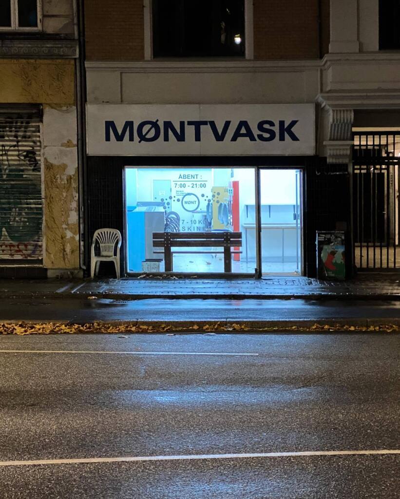 knut's tweet image. Laundry. Taken at Åboulevarden in Copenhagen in November 2021. instagr.am/p/CsgTaL5M0Xy/