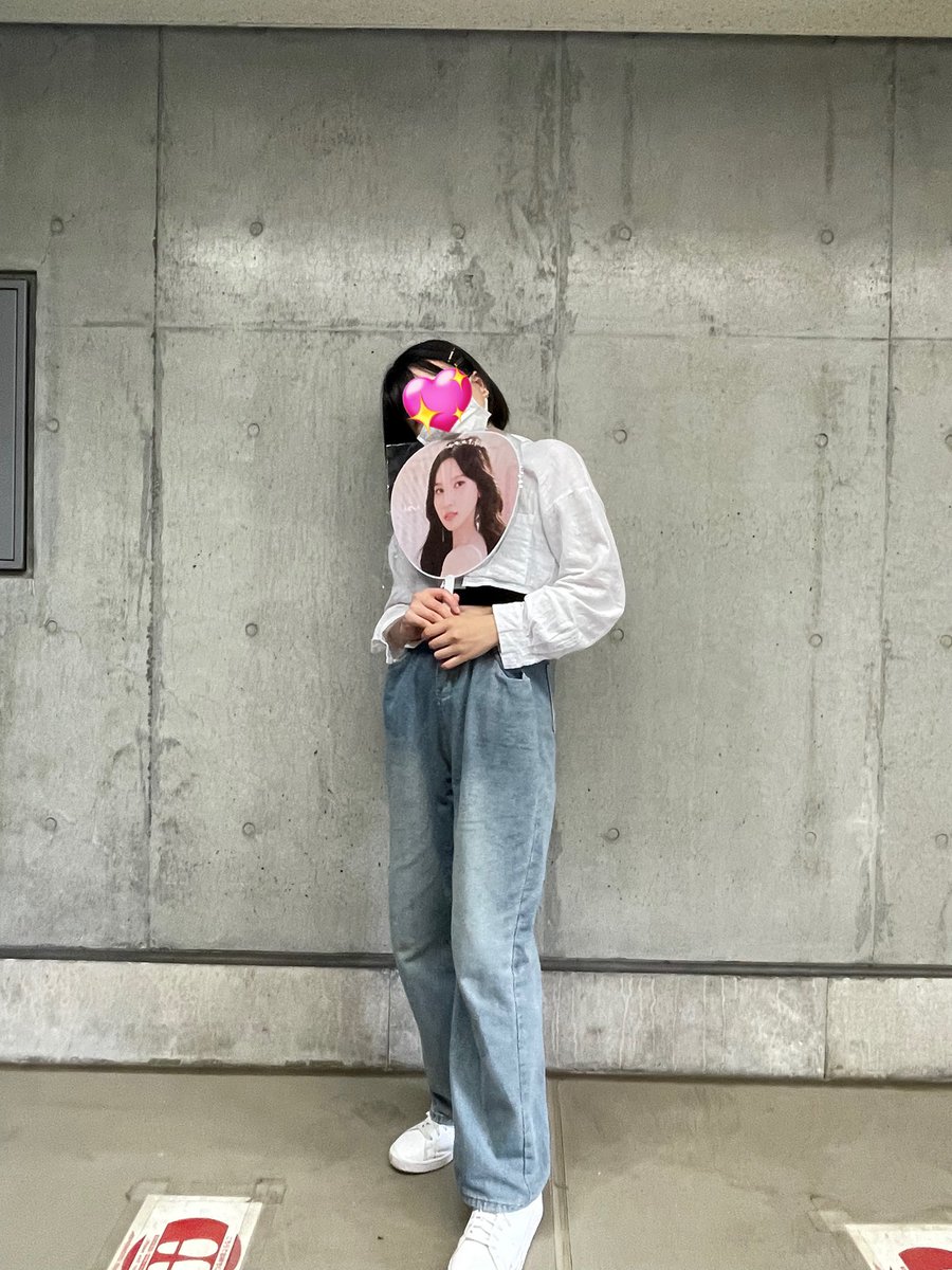 MINA0324_flo's tweet photo. 1年ぶりのTWICEちゃん🥹
前回より肉眼で拝めて声出しもできてほんとに最高だった😭
サンシャイン池崎並に仰け反ってイェーイをかましてました
追加公演は受験生だから厳しいけど来年また絶対会いに行くよ〰️
TWICE最高 愛してるよ😖💞
#TWICE_5TH_WORLD_TOUR_JAPAN 
#onceと繋がりたい https://t.co/7mIWIKjEJK