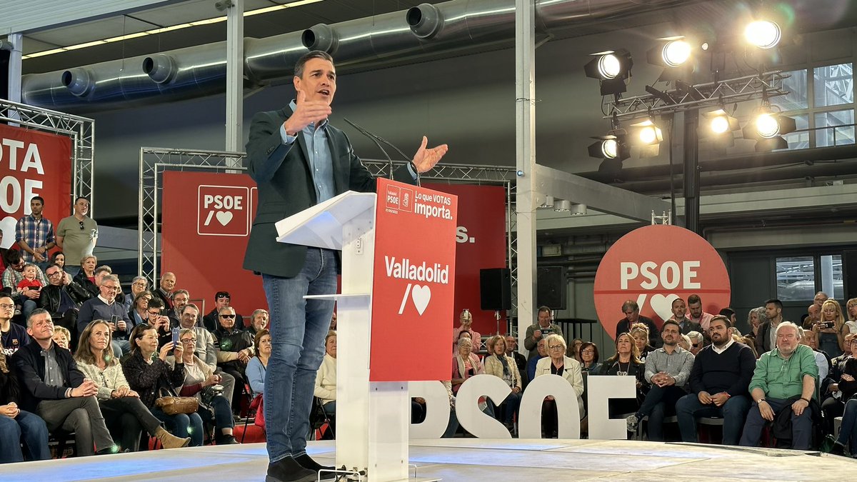 Acto central de campaña con el presidente <a href="/sanchezcastejon/">Pedro Sánchez</a> y <a href="/oscar_puente_/">Oscar Puente</a> en la Feria de Valladolid 

 <a href="/AlbaAcero/">Alba AE</a> 🌹

#pasiónporarroyo ♥️
#loquevotasimporta 
#votapsoe