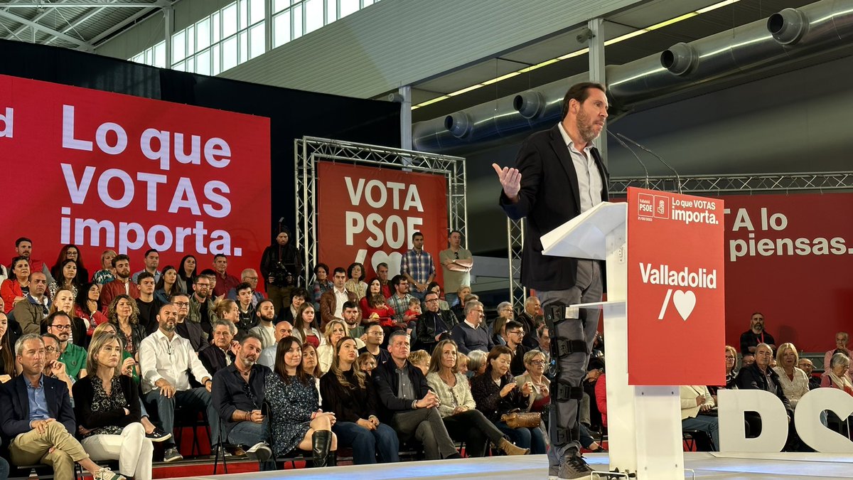 psoearroyo's tweet photo. Acto central de campaña con el presidente @sanchezcastejon y @oscar_puente_ en la Feria de Valladolid 

 @AlbaAcero 🌹

#pasiónporarroyo ♥️
#loquevotasimporta 
#votapsoe https://t.co/XeN8uyUKVv
