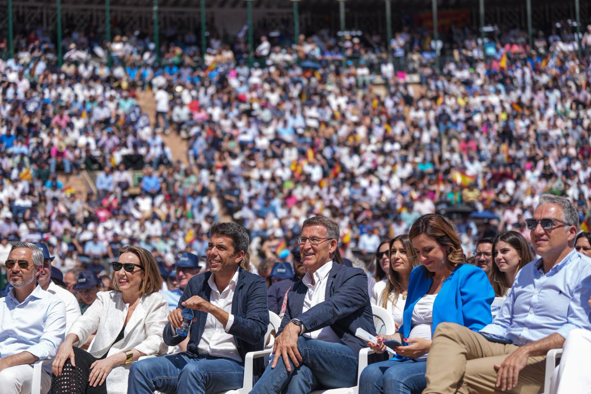 eliasbendodo's tweet photo. Querer el cambio no es suficiente. Hay que conseguirlo.

El Partido Popular está preparado para lograr el cambio.

#VotaPP https://t.co/mWWeyyu9fq