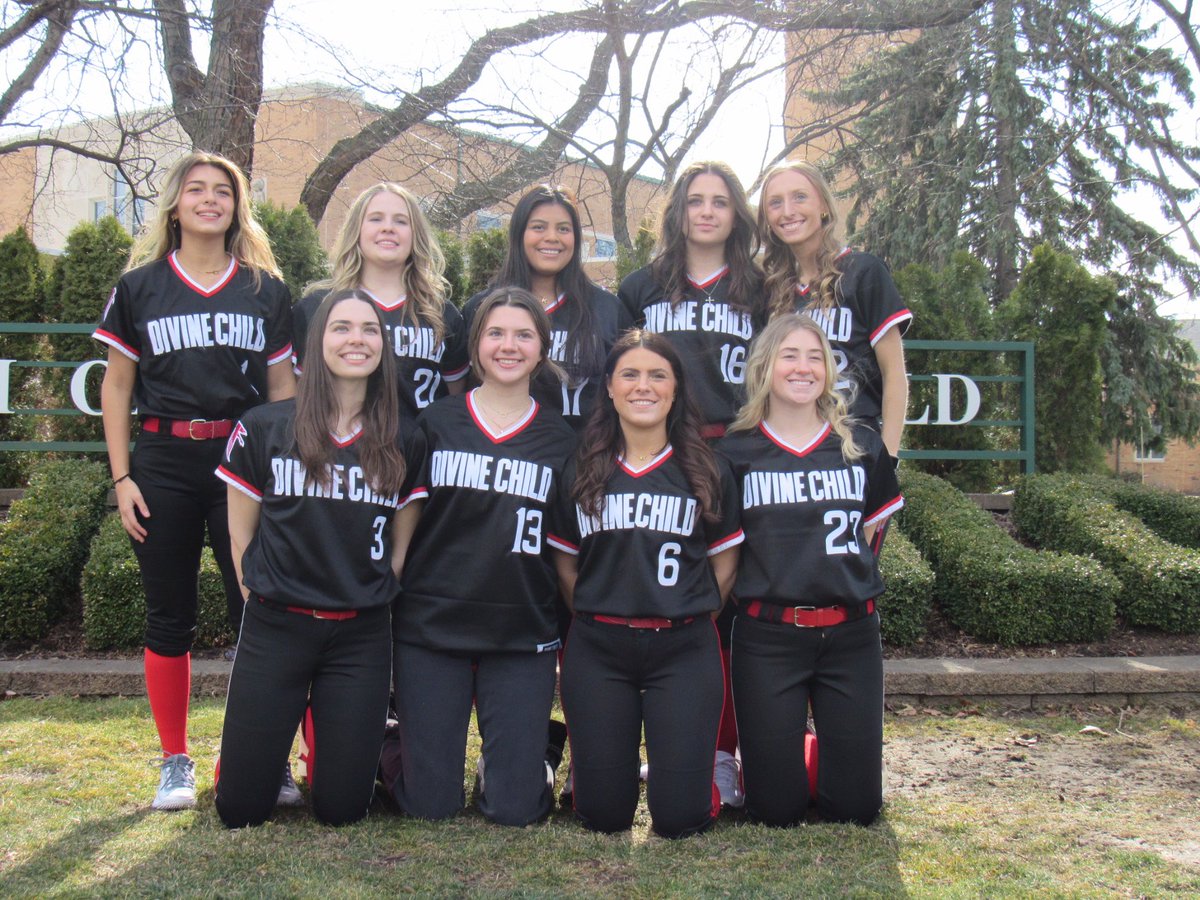divinechildsb's tweet photo. Our Seniors graduate today. As you walk across the stage today know that you have left a legacy with this team and DC! We have had our ups and downs but at the end of the day we have always had each other, once a falcon always a falcon❤️🖤 we love you and are so proud of you 🎓 https://t.co/AGGDATLVe9