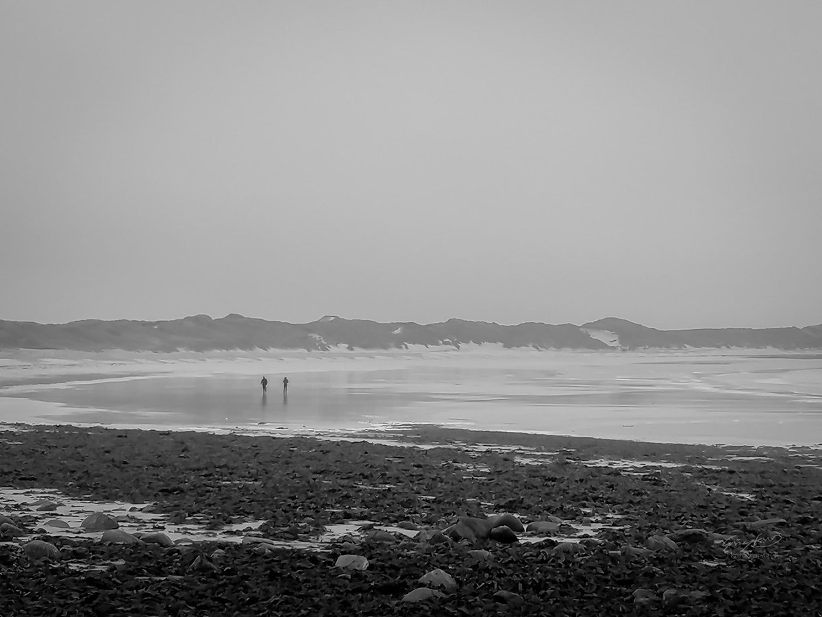 Walk in fog.

A foggy day on the Isle of Benbecula.

Huawei P30 lite.

#APSmartphonePicoftheweek #mobilephotography #smartphonephotography #ThePhotoHour