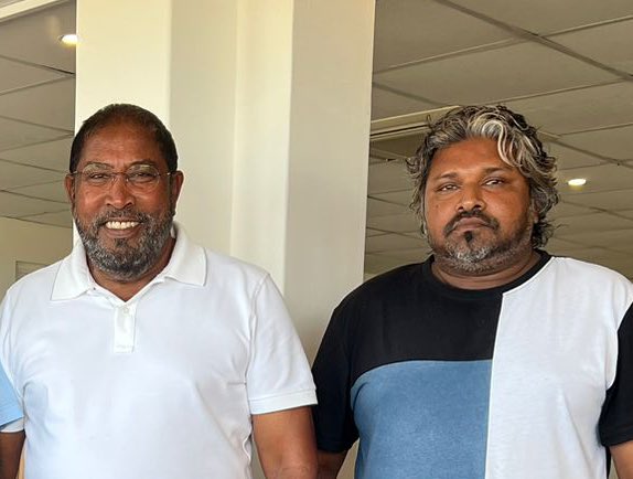 ShihamMohamed's tweet photo. އދ. ދިއްދޫ ކައުންސިލްގެ ކުރީގެ ނައިބް ރައީސް ޖުމްހޫރީ ޕާޓީއަށް ސޮއިކޮށް #Qasim2023 ބައިވެރި ވުމަކީ އަޅުގަނޑުމެންނަށް ލިބުނު ވަރަށް ބޮޑު ކުރިއެރުމެއް
 މަރުހަބާ ޒިޔާ
@qasimibrahim 
@JPSecretariat 
#Qasim2023
#JoinJP https://t.co/CMBEDy3n8B