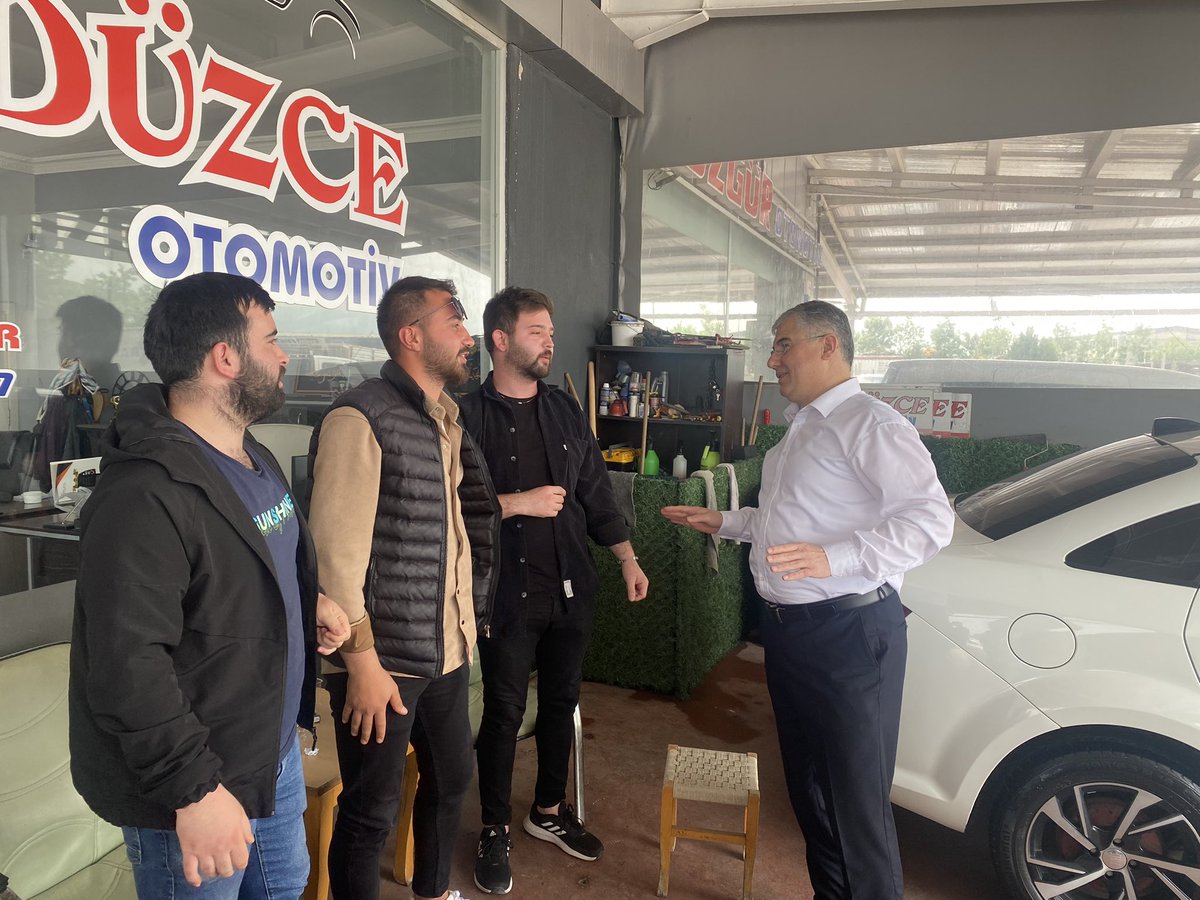 hakan_kuscuoglu's tweet photo. Değerli teşkilatımızla birlikte Düzce Galericiler Sitesindeki Esnaflarımız ile bir araya geldik. Göstermiş oldukları ilgi ve misafirperverliklerinden dolayı hepsine ayrı ayrı teşekkür ediyorum. 

📍Düzce Galericiler Sitesi https://t.co/XMsgASyeDI