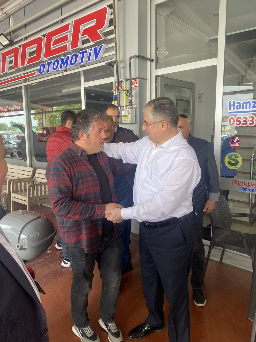 hakan_kuscuoglu's tweet photo. Değerli teşkilatımızla birlikte Düzce Galericiler Sitesindeki Esnaflarımız ile bir araya geldik. Göstermiş oldukları ilgi ve misafirperverliklerinden dolayı hepsine ayrı ayrı teşekkür ediyorum. 

📍Düzce Galericiler Sitesi https://t.co/XMsgASyeDI