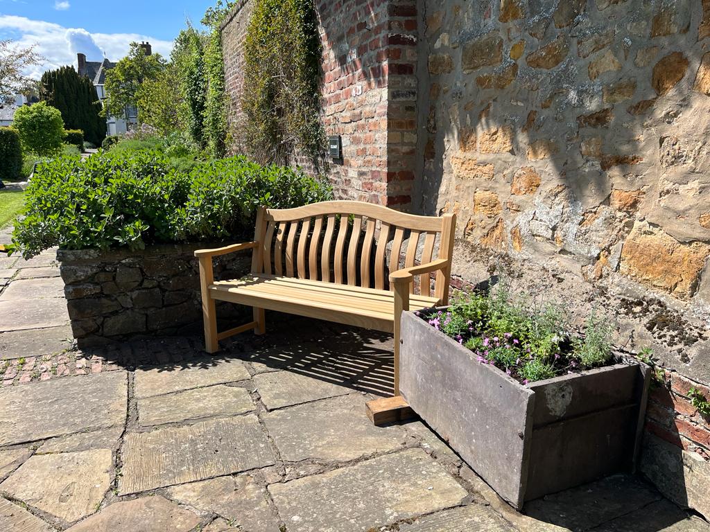 New bench and planter in the garden!
