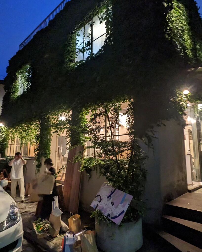 ３日間にわたり開催された「ダイアローグス　溢れる対話展」が無事に終わりました！
会場に来ていただいた皆様、大変ありがとうございます。
懐かしい出会いや新たな出会いもありました。

#ダイアローグス溢れる対話展 
#センプレ 
#SASAKI 
#SASAKIオフィシャルコレクション instagr.am/p/CsgWcfBBDiF/