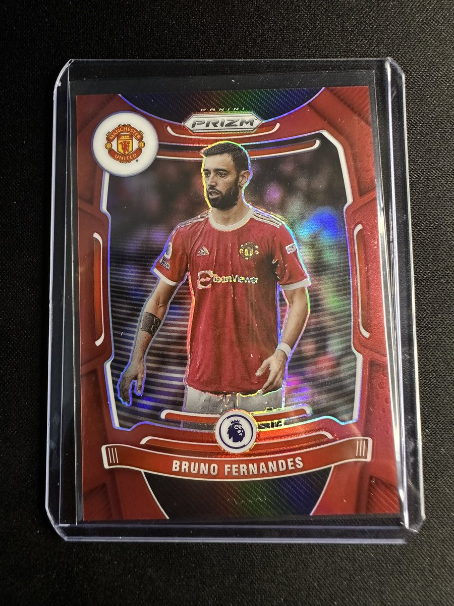 jflipppycards's tweet photo. Some cards for sale all prices include shipping @CardPurchaser @sports_sell 

Aubameyang /15 $35
Bellingham Sapphire $20
Pulisic /340 $10
Fernandes /199 $15 https://t.co/WPEnIrgwGw