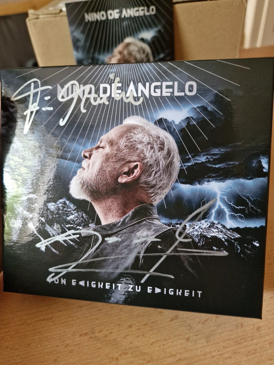 HoffMotte's tweet photo. Great new album listening to #ninodeangelo #vonewigkeitzuewigkeit https://t.co/lelnw14eWA