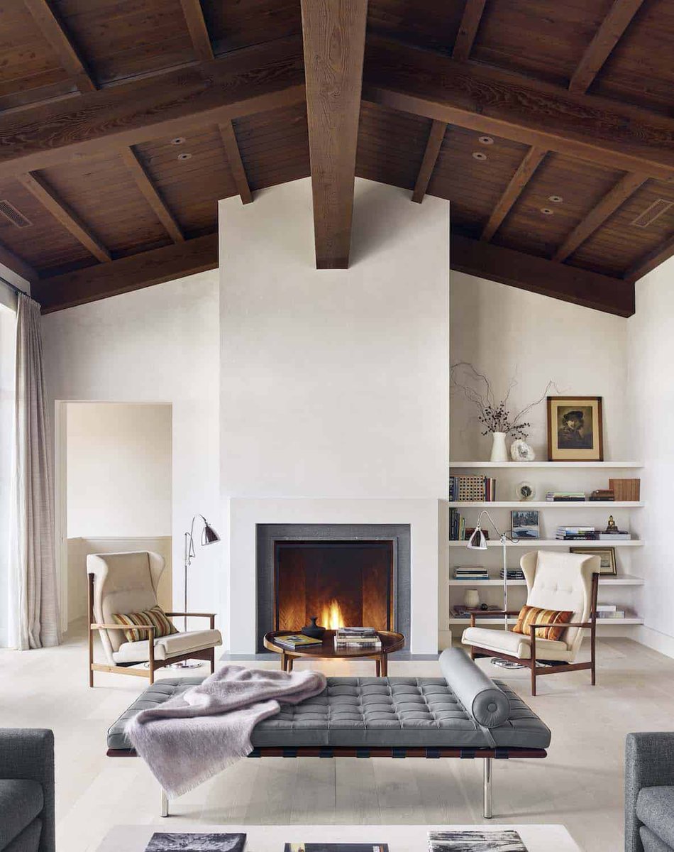OneKindesign's tweet photo. European style home in Texas with a mid-century modern twist https://t.co/dhIk3hKUHo https://t.co/z1olhwTC2O
