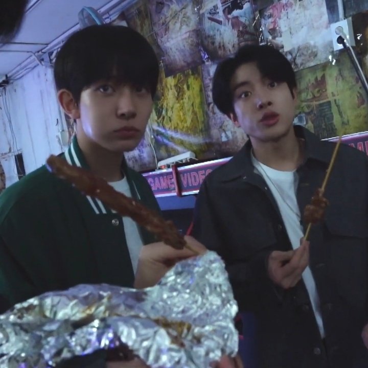 no context heejake (@nocontextheejek) on Twitter photo 