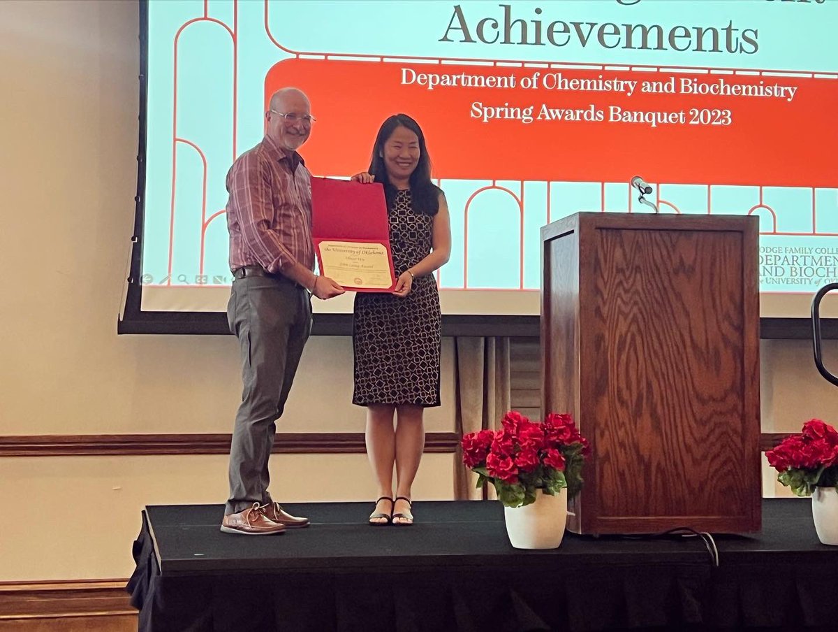 lab_wu's tweet photo. Congratulations to @YantingGuo1 and Oliver Wu ! They received the Belle W. Goodman scholarship and John Laing Award at the departmental banquet! https://t.co/5VdEZap9hk