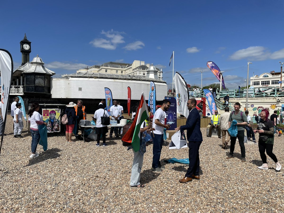HCI_London's tweet photo. Few more pics of the #G20BeachCleanUp #MyBeachMyPride campaign at Brighton @narendramodi @PMOIndia @sujitjoyghosh @VDoraiswami #MissionLiFE @moefcc @MEAIndia @g20org https://t.co/JPBSmJq0g2