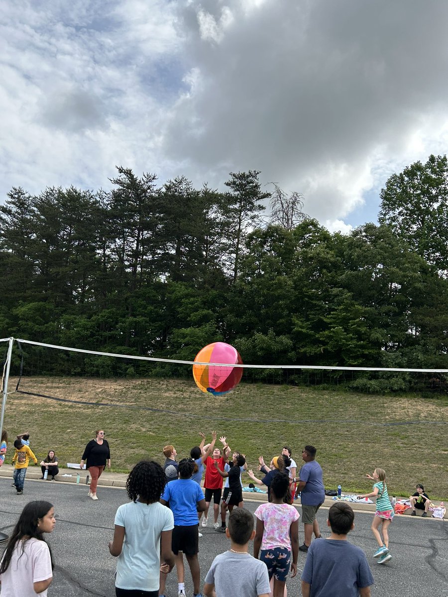 RockyRunES tweet media