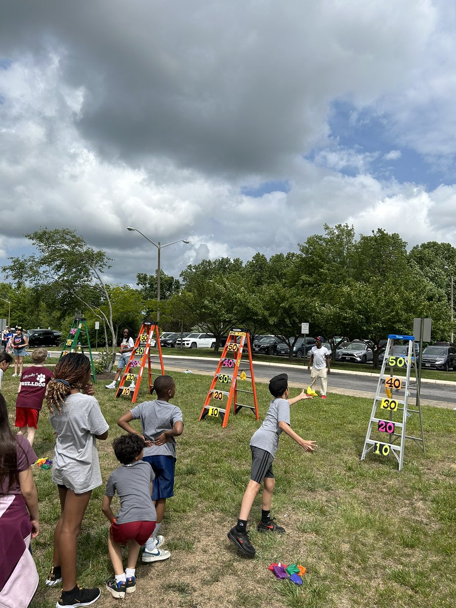 RockyRunES tweet media