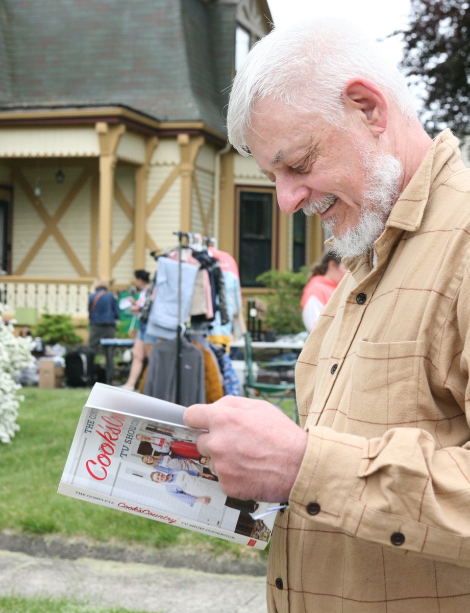 Gintautas Dumcius on Twitter "RT DotNews The Ashmont Hill Yard Sale